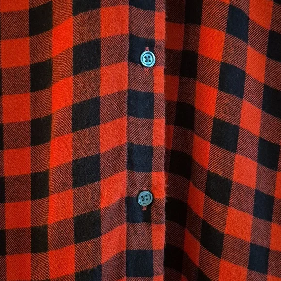 Old Navy Women's Red and Black Plaid Gingham XL Long Sleeve Button Up Shirt - Picture 2 of 9